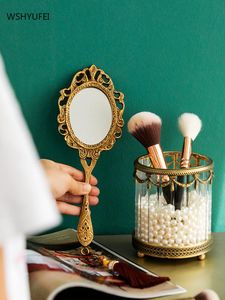 Mirrors WSHYUFEI Hand-held Makeup Mirror Dressing Table Metal Wedding Materials Home Bedroom Desktop Decorations