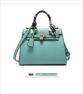 Designer New Luxury Large-capacity Women's Bag Fashion Lock One-shoulder Handbag Casual All-match Messenger Bags