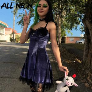 Allneon E-Girl Aesthetics RufflesレーストリムベルベットドレスMall Goth Y2K AラインストレープバックルカミDRGRUNGEパンクアウトフィットX0529