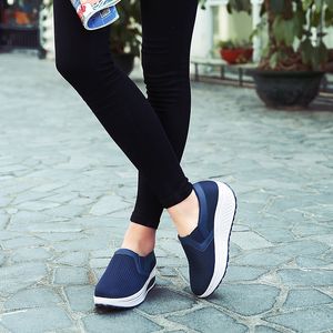 2021 Kapalı Erkek Kadın Spor Koşu Ayakkabıları Yüksek Kalite Nefes Örgü Üçlü Siyah Lacivert Pembe Açık Artırmak Koşucular Sneakers Boyutu 35-42 WY34-1608