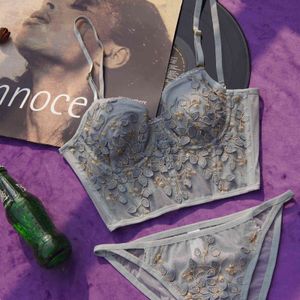 NXY SEXY SETWRIUFRED Broderad Lace Underkläder Set med Panties Steel Gummi Bone Outside Underkläder Bra Pants Ladies Sexig Cute Bralette 1127