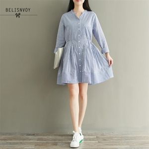 Mori Girl Spring Jesień Kobiety Sukienki V-Neck Niebieski Paski Vintage Femininos Vestidos Elegancki Długi Rękaw Bawełniana Pościel sukienka 210520