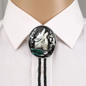 Western Howling Wolf Bolo Tie Antique Design Cowboy per uomo American Bow Neck Suit Camicia Accessori Catena in pelle