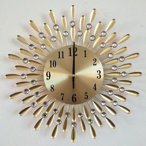 Настенные часы Два Цвета Дополнительные современные Creative Design Clock Отключение металла Металлический Алмазный Ремесло Домашнее Украшение Спальня Гостиная Мода