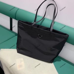 2022 Luxury Shopping bags triangle Crossbodys Women Designer Handbag waterproof nylon Messenger Wallets Elegant Shoulder Bags Fashion Totes prad Large size