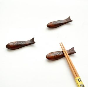 Fish Shaped Natural Wood Tableware Holder Chopstick Rest Spoon Fork Knife Wooden Holders Rack Kitchen Tools SN2948