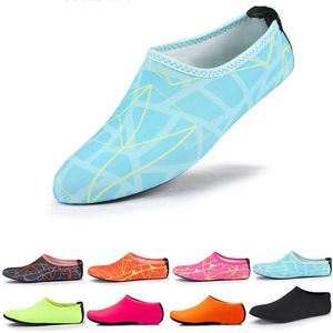 Uomo Donna Acqua Aqua Scarpe New Beach Nuoto Sport acquatici Calzini Quick Dry Antiscivolo Nuoto Surf Surf Scarpe da ginnastica subacquee Unisex Y0714