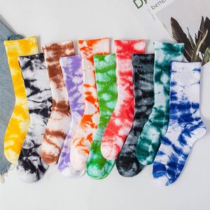 Sport Tryckt Tie Dye Socks Män Kvinnor Lång knä High Crew Sock med taggar Utskrift Bomull Fashion Street-Style