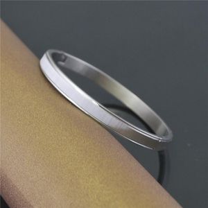 Bangle Vänner Gåva Charm 6mm Rostfritt Stål Kvinnor Armband Mode Smycken 2021 Stil Silver Färg Vertikala Linjer