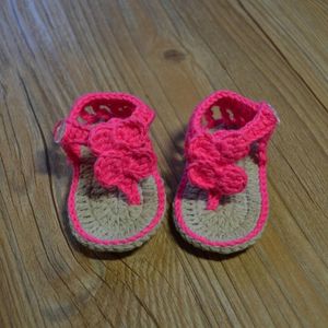 첫 번째 워커 크로 셰 뜨개질 아기 신발, 아기 화이트 플립 플롭, 크로 셰 뜨개질 신발, 크기 0-12 개월 손으로 짠 유아 신발