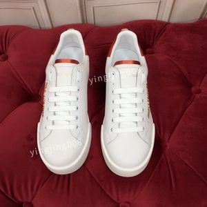 2022 Scarpe casual piatte da donna Sneaker stringate in pelle da viaggio in pelle bovina moda Lettere uomo scarpe da ginnastica con piattaforma marrone bianca 34-45