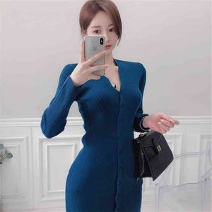 冬のセーターのドレス韓国の女性長袖Vネックシングルブレストニットマキシパーティードレス210602