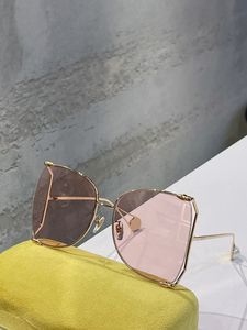 GUOOI 0252S TOP ORIGINAL Högkvalitativ designer solglasögon för mens berömda fashionabla retro lyxmärke Eglasglas modedesign Kvinnliga glasögon med låda har