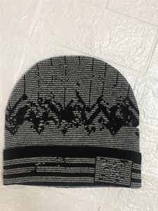 TT67 Classic Letter Designer Gorro Unissex Cor Sólida Tricô Crânio Bonés Inverno Confortável Chapéu De Lã Masculino Feminino Chapéus Grossos De Tricô