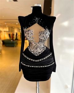 2021 Preto Veludo Gola Alta Vestido de Baile Curto Vestidos de Noite Para Mulheres Sereia Frisado Cristal Vestido de Festa Pregas Mini Roupões