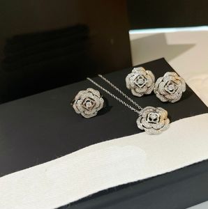 Ch sieraden set top kwaliteit luxe diamant hanger kettingen oorbellen ring voor vrouw klassieke stijl Groothandel merk ontwerp k goud officiële reproducties ketting