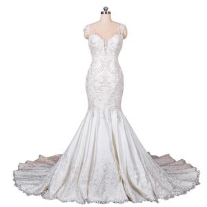 Vacker Mermaid Bröllopsklänning Sweep Train V-Neck Lace Appliques High-end Custom Made Bridal Robes