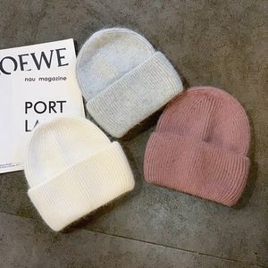 All-Match Soft Women Sunday Angora Yarns Hats Varma öronskydd Fluffiga vinter stickade hattskallar Beanies Kvinnhuven Cycling Ski Stick Cap HY0214