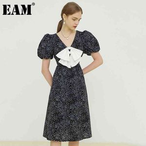 [EAM] Women Black Pattern Printed Long Dress V-Neck Short Puff Sleeve Loose Fit Fashion Spring Summer 1DD8744 210512