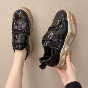 Autunno nuove scarpe sportive da donna con suola spessa casual vulcanizzate aumentate antiscivolo Y0907