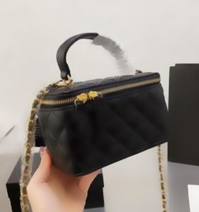 Designer -Luxury crossbody handväska väska lammskinn makeup läder guldkedja mode 2024