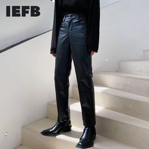 IEFB простой дизайн PU кожаные брюки для мужчин прохладный прямой анкел длина patns мужской черный эластичный талия уличные брюки 9y4422 210524