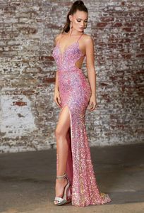 Sexy Backless Pink Evening Dresses Halter Deep V Neck Lace Appliques Mermaid Prom Dress Rose Ruffles Special Occasion Party Gowns