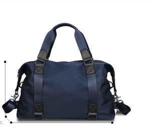 55cm Lyx Designers Väskor mode män kvinnor resor duffle bag läder bagage handväskor stor kontrast färg kapacitet sport 665889634000dd