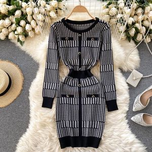 SINGREINY Frauen Design Gestrickte Kleid Koreanische Warme Lange Hülse Dünne Bleistift Kleider Herbst Winter Bodycon Pullover Kurzes Kleid 210419