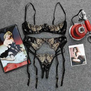 Ultra-thin Push Up Bra CrotchlPanty Set French Vintage Women Intimates Embroidery CuplBras Lingerie With Garters Sets X0526