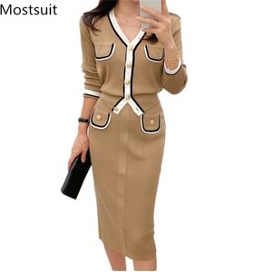 Color-blocked Knitted Women Two Piece Skirt Set Outfits V-neck Cardigan + Long Pencil Suits Vintage Elegant Fashion 210513