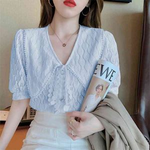 Koreansk stil chic pärla pärlor docka krage elegans spets skjorta kvinnliga kvinnor ihåliga ut söta all-match vit blus plus storlek 210601