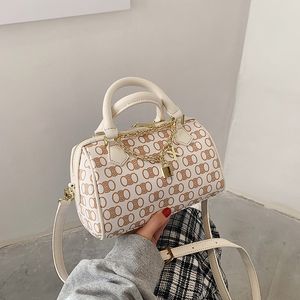 2021 New Fashion Shoulder Bag Women Handle Brand Designer Hot Selling PU Material Hasp Zipper Lady Style Casual Chains Quality