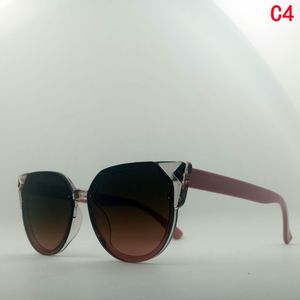 Progettista occhiali gafas de sol de lujo accessori moda Sonnenbrille donna uomo gatto occhio adumbral frame trend cool europa e america