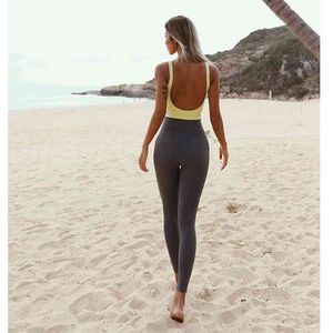 Yoga sem costura sets mulheres sem mangas ginásio vestuário esportes com acolchoado traseiro oco macacão macacão fitness 210802