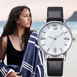 Zegarek 2021 Modna marka marki Watches Watches Casual Quartz Skórzany zespół Zegarek Zegarek Analog zegar zegarowy