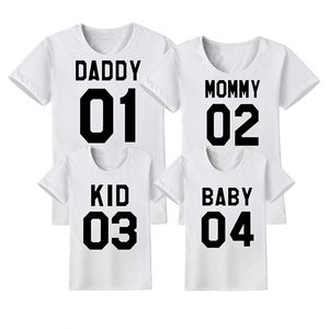 Clothes DADDY 01 MOMMY 02 KID 03 BABY 04 Family Matching Outfits Mother Father Fashion Letter T-Shirts 210417