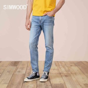 Simwood Spring Verano Slim Fit Fit Jeans Men Basic Casual Denim Pantalones de mezclilla más tamaño Ropa de marca SK130149