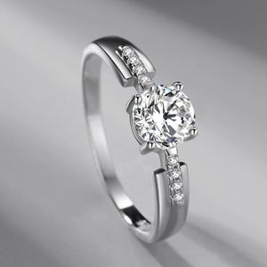 S925 الفضة مطلي البلاتين البقرة رئيس تصميم محاكاة مويسانيت خاتم الماس الأزياء الفاخرة شخصية أنثى المجوهرات