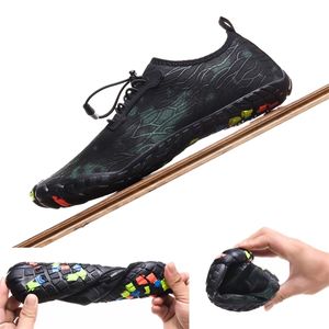 Aqua Shoes Men Beach Quick-Torking Upstream Barefoot Andningsbar Vandring Sport Swimming River Sea Water Sneakers Y0714