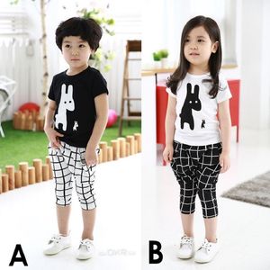 Zürafa Siyah Beyaz Bebek Erkek Giysileri Takım Elbise Yaz Sıcak Şort Kızlar T-Shirt Izgara Pantolon Çocuk Spor Giyim Setleri Kid Tee 210413