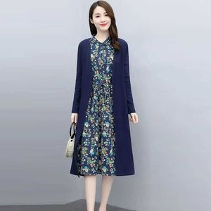 Ankomst Koreansk Sweet Luxury Cloak Coat + Högkvalitativ Blomstryck T-shirts Klänning Elegant Kvinnors Kontorsarbete Wear 2 Piece Set 210529