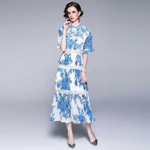 夏のファッションホリデードレス女性スタンドカラーレースパッチワークエレガントな青い花柄プリントボーロング210529