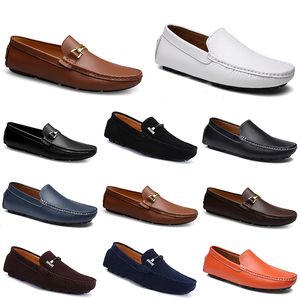 Läder Doudou män Casual Driving Shoes Andningsbara Mjuka Sole Ljus Tan Blacks Navys Vita Blues Silver Yellows Grays Footwear All-Match Lazy Cross-Borders