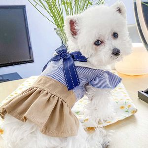 青い縞模様の犬の猫のシャツのための女の子の夏の人形襟の大きなネクタイの弓スカートペットの服の子犬子猫の誕生日パーティードレス