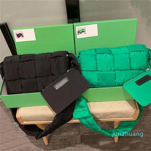 Designer-underarm väska axelvävda väskor dam kvinnor handväska mode handväskor crossbody plånbok totes utskrift handväska fjäder