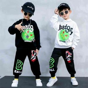 Verkauf Baby Jungen Sportanzug Herbst Weiß/Schwarz Mit Kapuze Sweatshirts und Lose Hosen Teenager Schule Jungen Outfit Kinder Trainingsanzüge 210622