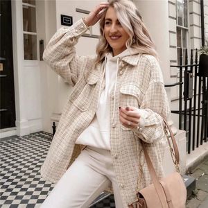 Stylish Pockets Oversized Plaid Jacket Coat Fashion Lapel Collar Long Sleeve Loose Outerwear Overshirts Chic Tops 210430