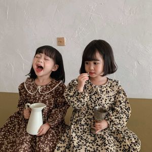 Koreansk tjejklänning 2021 Höst Ny liten färsk sötvandlad krage Tryckklänning Barn Bomull Långärmad Casual Princess Dress Q0716