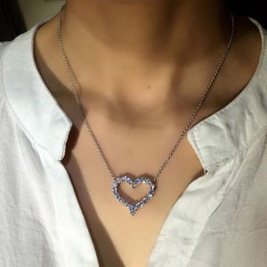 Chains Delicate Hollow Heart Pendant Necklace Shiny Round Zircon Bridal Marriage Jewelry Versatile Statement Necklaces For Women